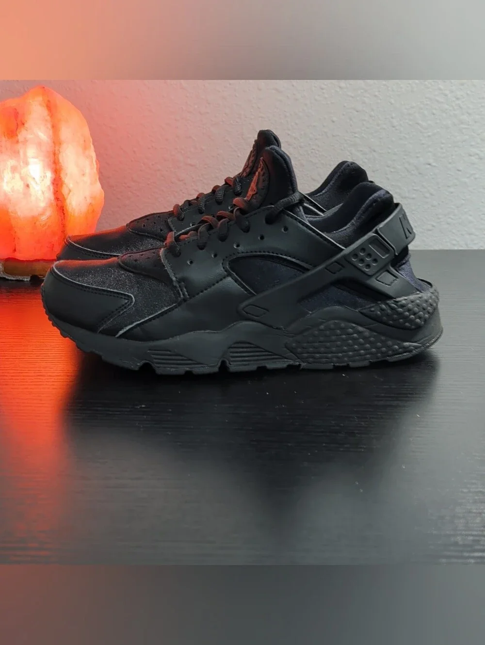 Nike Women’s Air Huarache Run Triple Black Size 8 Sneakers 634835-012